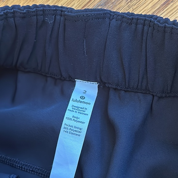 Lululemon On The Fly Skirt Woven in Black, like new! - Picture 7 of 9